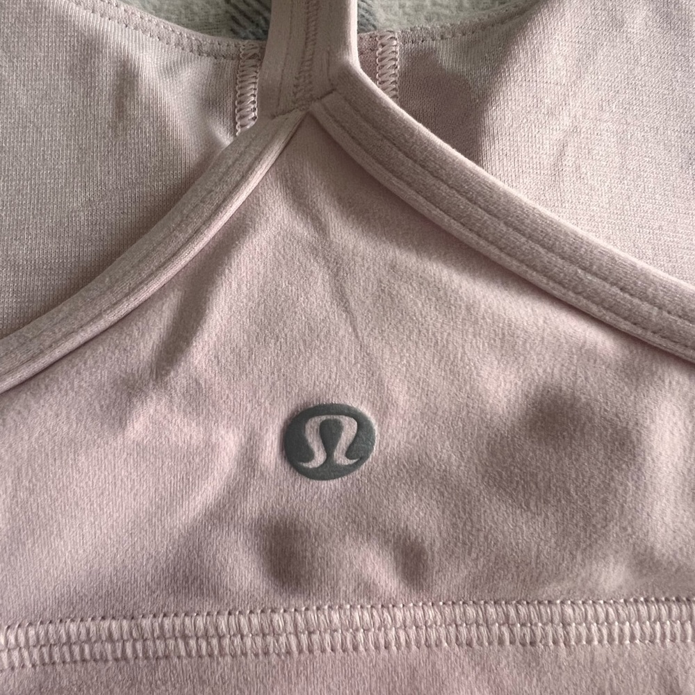 Lululemon flow y nulu bra